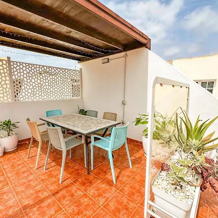 Daire The Sunny Attic Private Attic With Sunny Terrace *