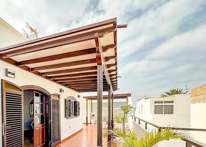 Apartament The Sunny Attic Private Attic With Sunny Terrace Playa Honda (Lanzarote)