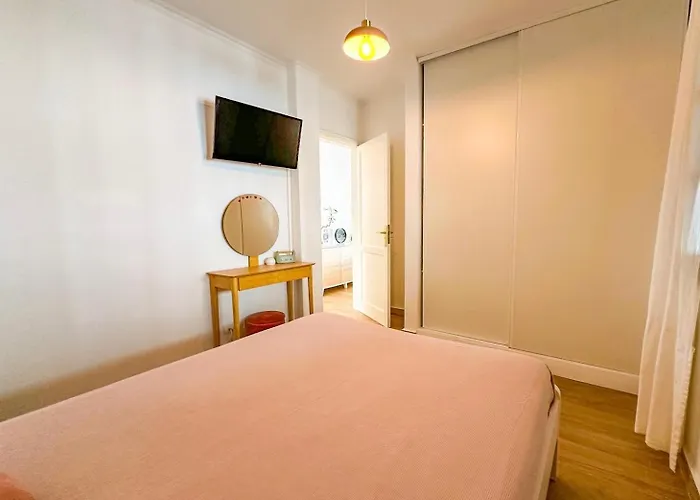 Апартаменты The Sunny Attic Private Attic With Sunny Terrace Плайя-Онда