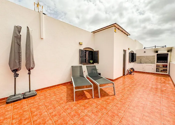 Apartment The Sunny Attic Private Attic With Sunny Terrace Playa Honda (Lanzarote)